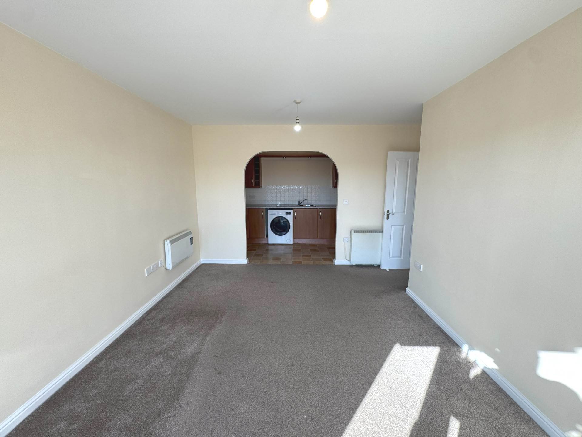Westgate Court, Reading, Image 3