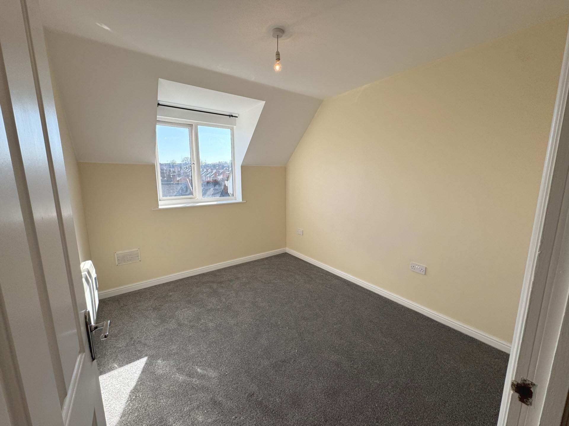 Westgate Court, Reading, Image 9