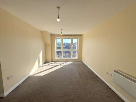 Westgate Court, Reading, Image 2