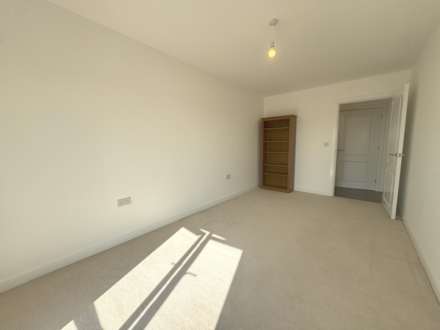 Nightingale Way, Reading, Image 9