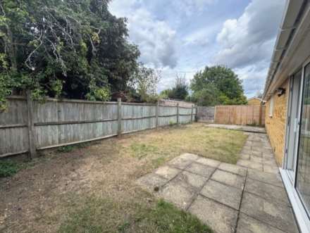 Royston Close, Reading, Image 12