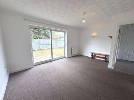 Royston Close, Reading, Image 2