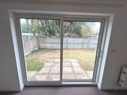 Royston Close, Reading, Image 3