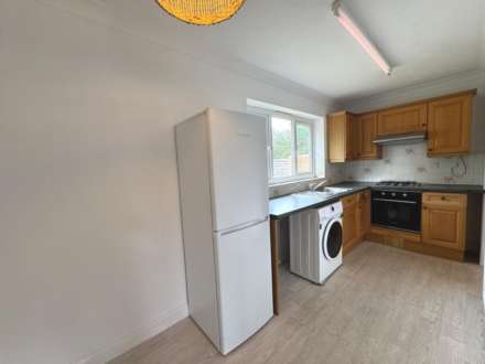 Royston Close, Reading, Image 4