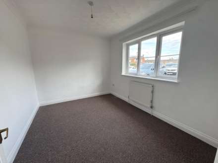 Royston Close, Reading, Image 8