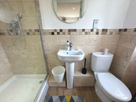 Mitford Close, Reading, Image 10