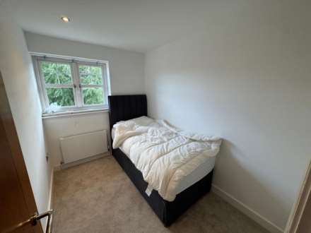 Mitford Close, Reading, Image 12