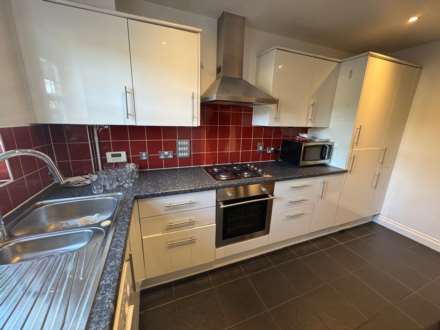 Mitford Close, Reading, Image 4