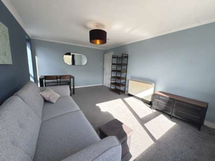 Canford Court, Reading, Image 4