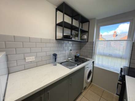 Canford Court, Reading, Image 6