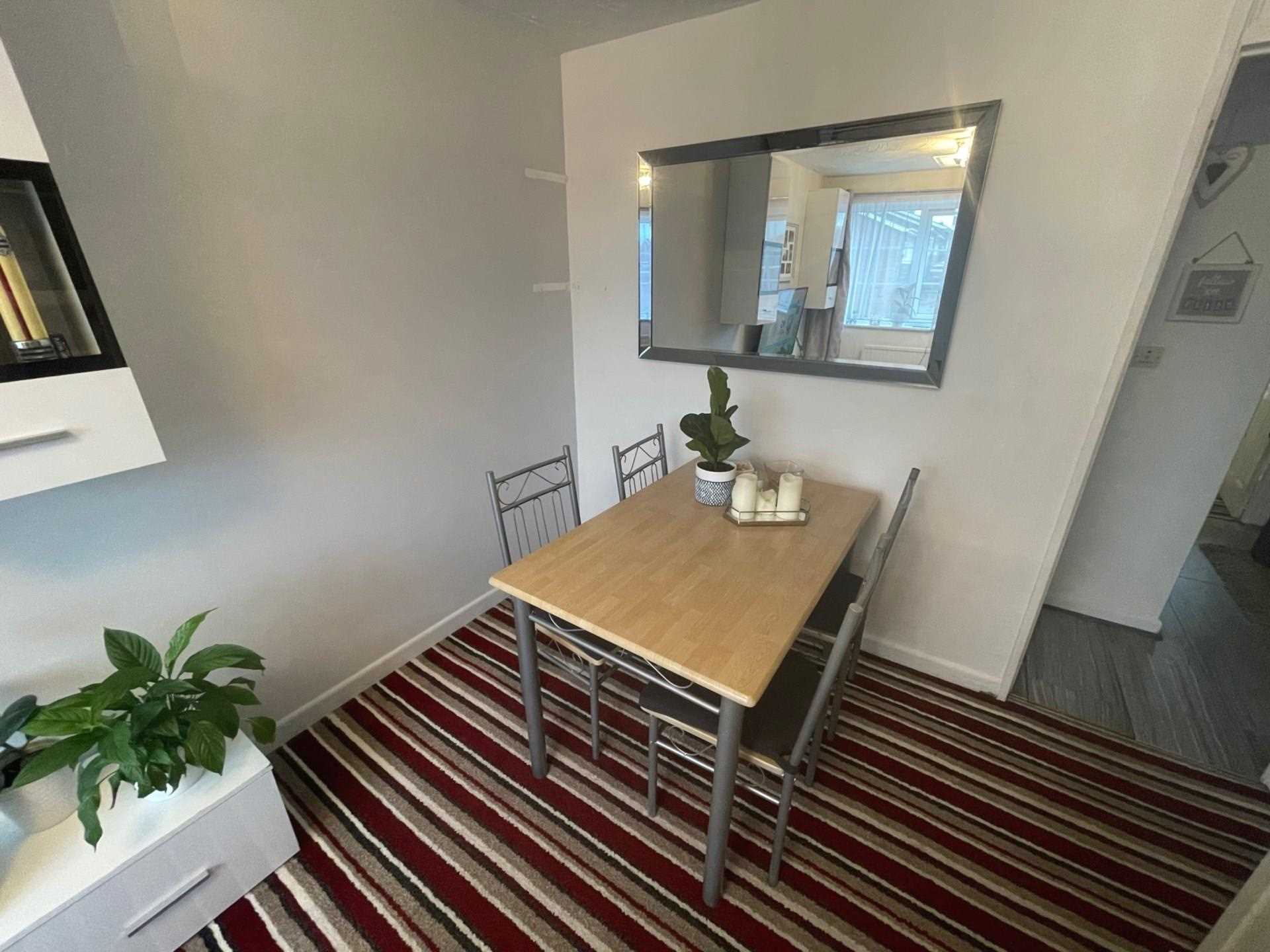 Savernake Close, Reading, Image 3