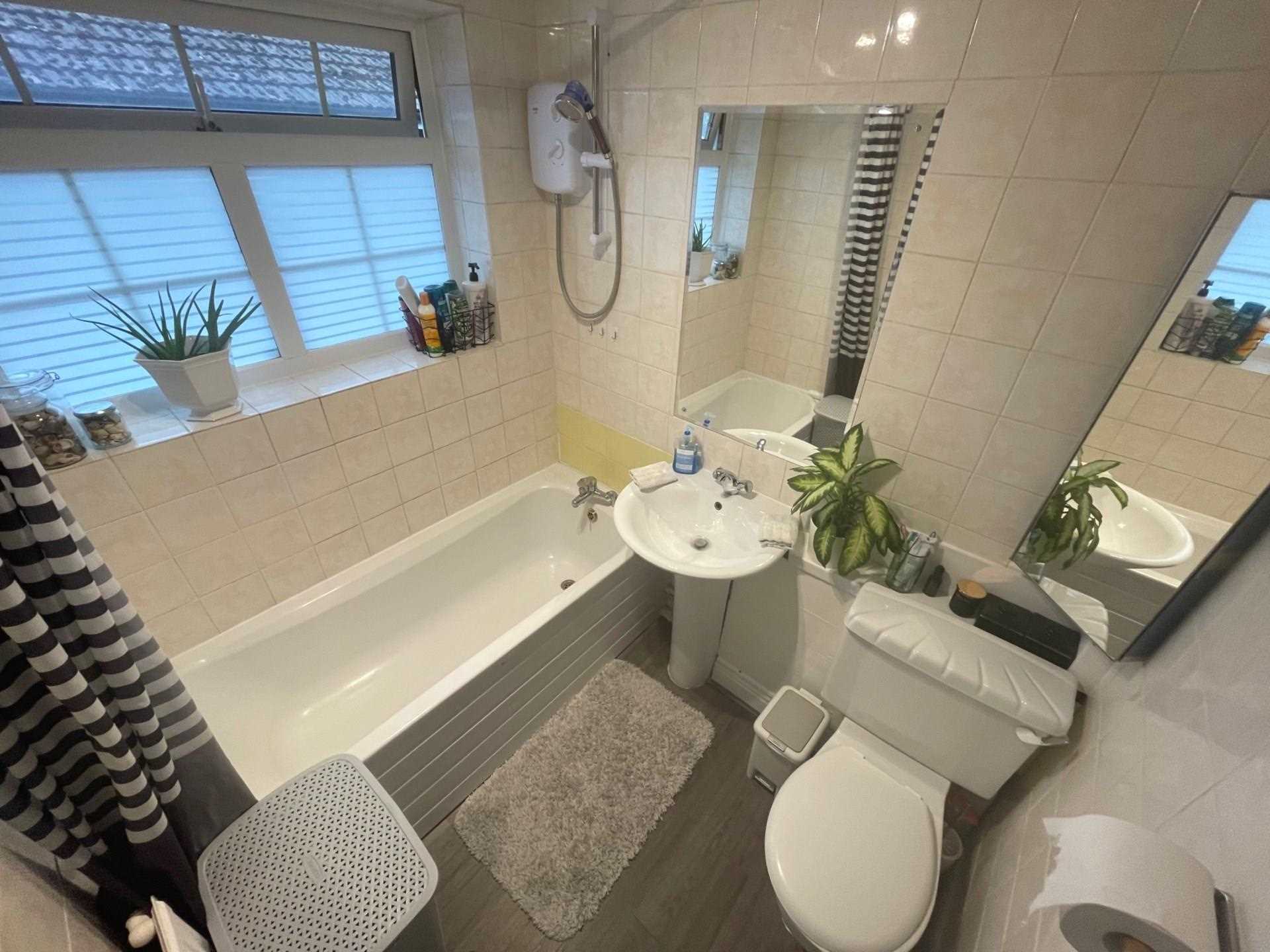 Savernake Close, Reading, Image 4