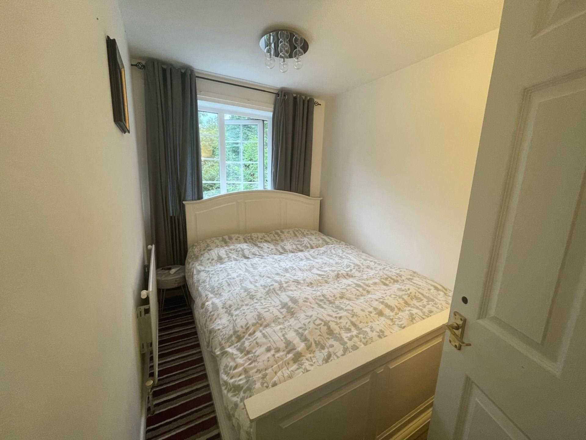 Savernake Close, Reading, Image 7