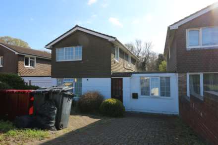 Savernake Close, Reading, Image 1