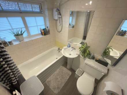 Savernake Close, Reading, Image 4