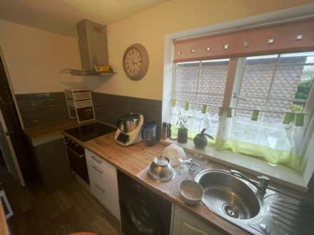 Savernake Close, Reading, Image 8