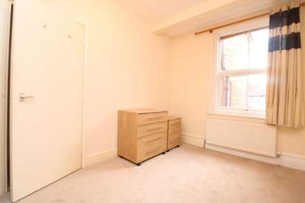 Basingstoke Road, Reading, Image 5