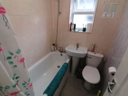 London Road, Reading, Image 4