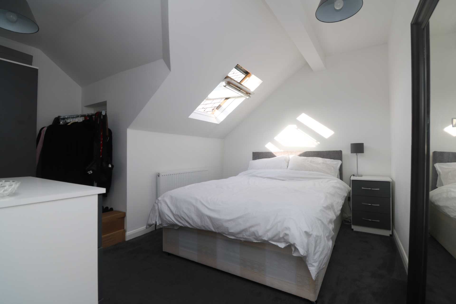 Basingstoke Road, Reading, Image 3