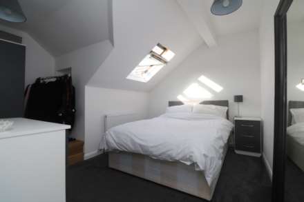 Basingstoke Road, Reading, Image 3