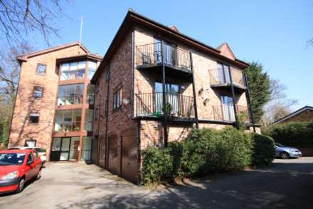 3 Bedroom Penthouse, Penthouse, Oakleigh, St Anns Road, Prestwich