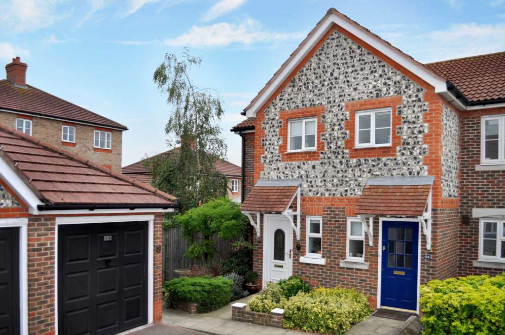 Bowmont Water, Didcot, Image 1