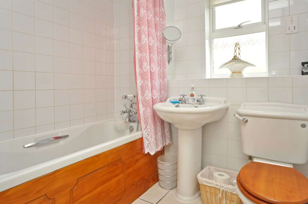 Bowmont Water, Didcot, Image 7