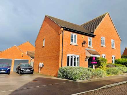 3 Bedroom Semi-Detached, Lisa Head Avenue, Didcot