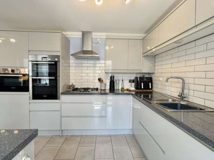 Evenlode Drive, Oxfordshire, Image 2