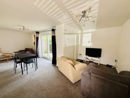 Dearne Place, Didcot, Image 4