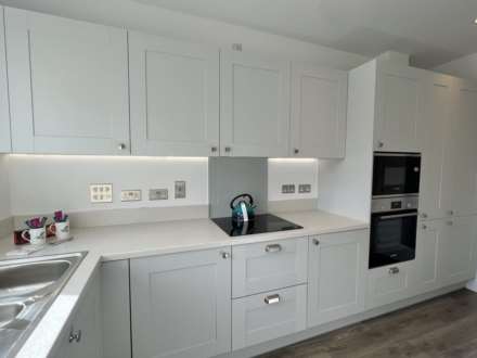 Foxcote Crescent, Didcot, Image 3