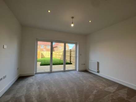 Foxcote Crescent, Didcot, Image 4