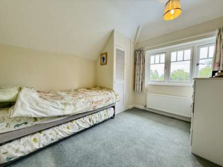 Brook House, Reading Road, Image 13