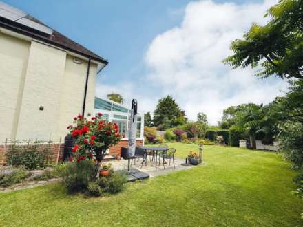 Brook House, Reading Road, Image 18