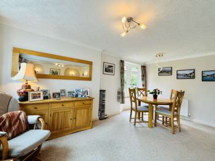 Brook House, Reading Road, Image 5