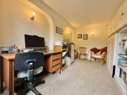 Brook House, Reading Road, Image 6