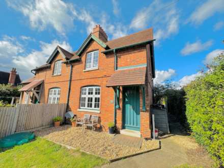 3 Bedroom Semi-Detached, Townsend Cottages, South Stoke
