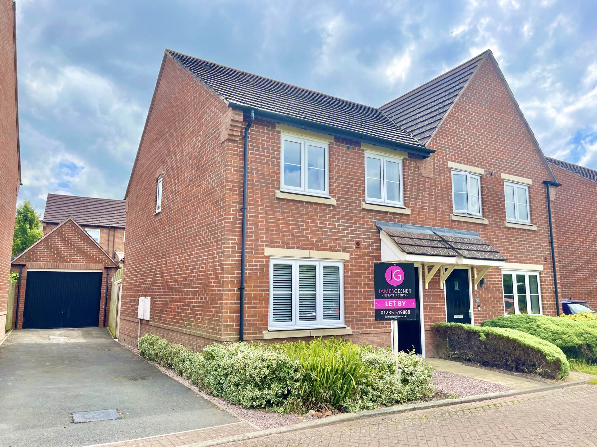 Ash Way, Didcot, Image 1