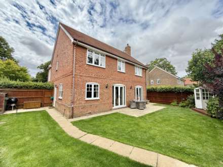 Saxon Court, Benson, Image 17