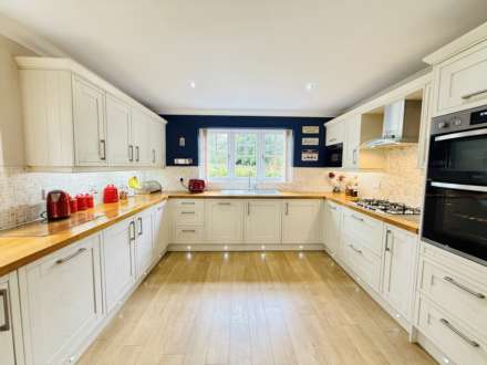 Saxon Court, Benson, Image 2