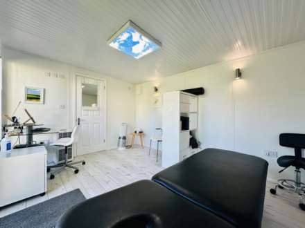 The Bungalow, Station Road, Image 13