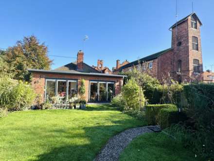 The Bungalow, Station Road, Image 15