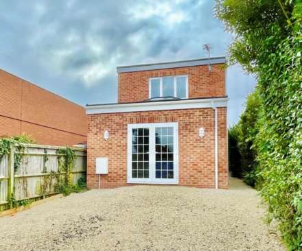 1 Bedroom Maisonette, Broadway, Didcot