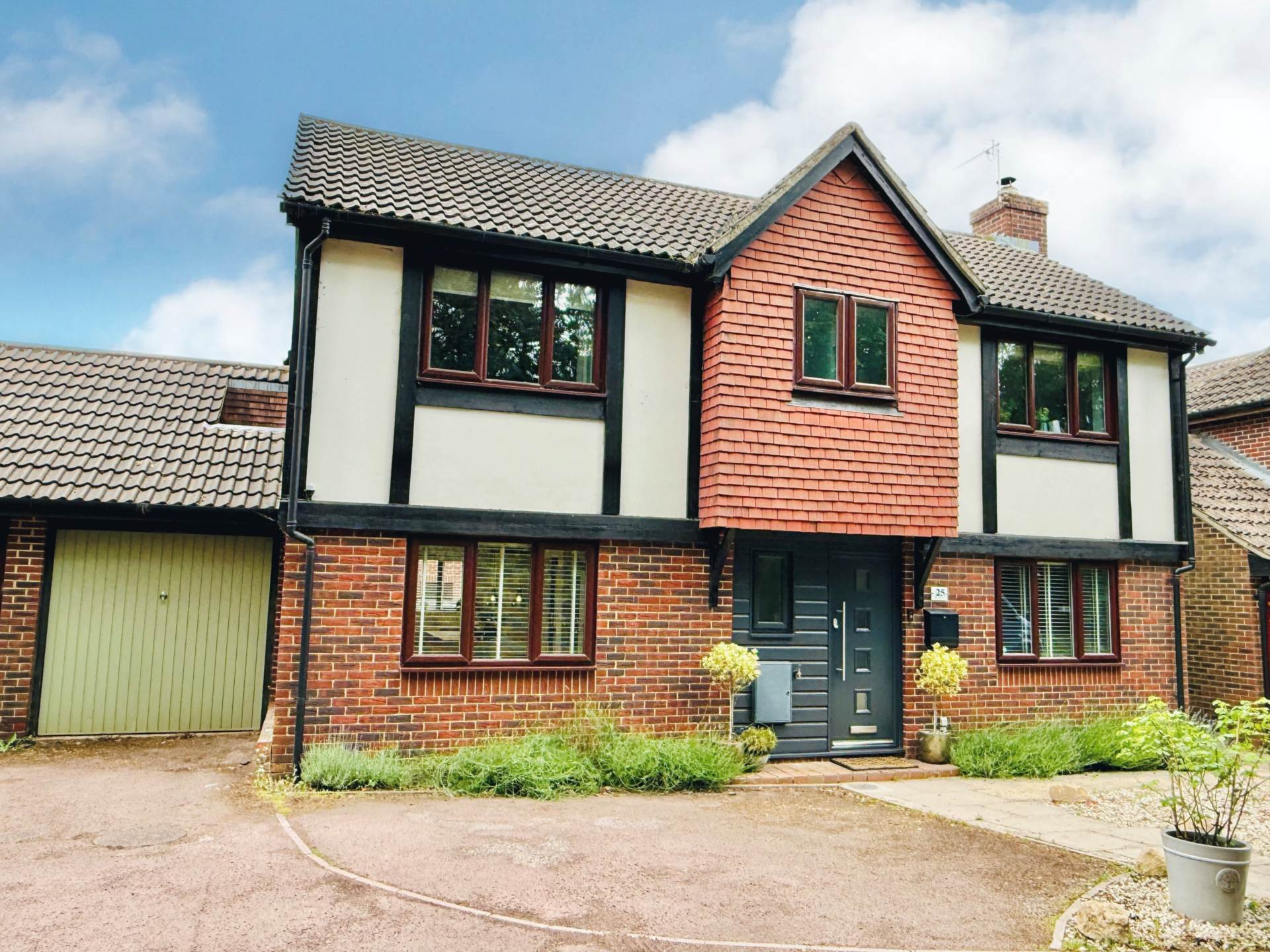 Saxons Way, Didcot, Image 1