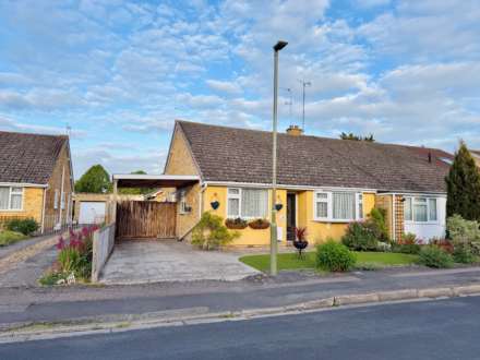 3 Bedroom Semi-Detached, Fir Tree Avenue, Wallingford