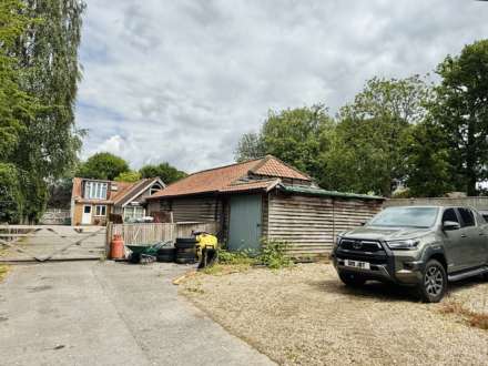 Bridle Path, Woodcote, Image 14