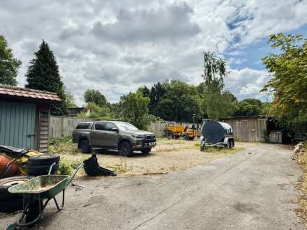 Bridle Path, Woodcote, Image 16