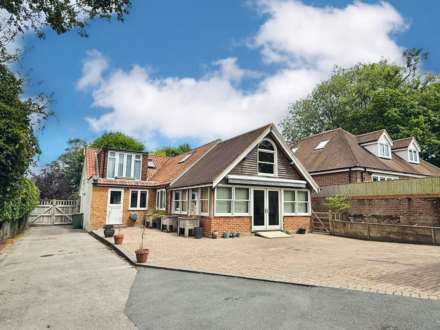 Bridle Path, Woodcote, Image 2