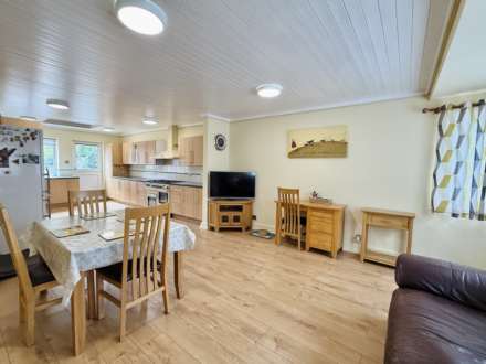 Bridle Path, Woodcote, Image 4