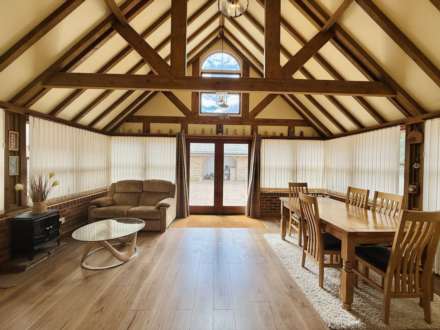 Bridle Path, Woodcote, Image 5